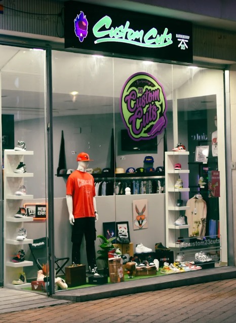 Fachada Custom Cuts