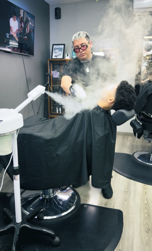 Barbero trabajando